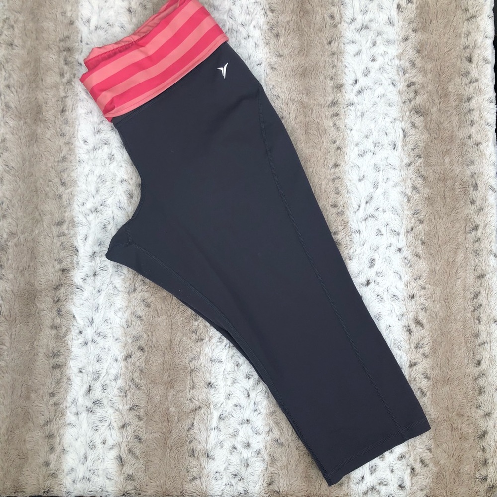 Old Navy Gray & Pink Compression Capri Leggings